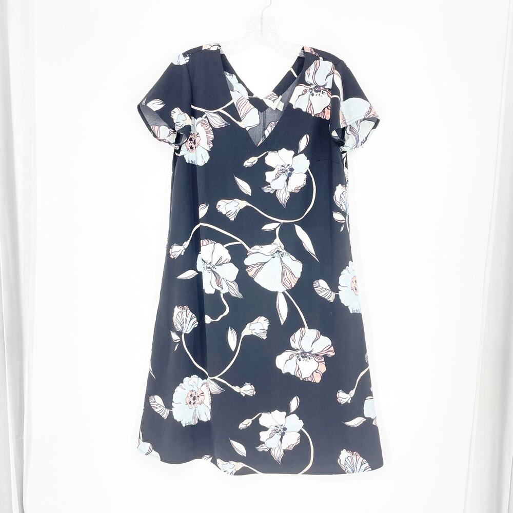 A New Day V-Neck Floral Shift Dress Size Small